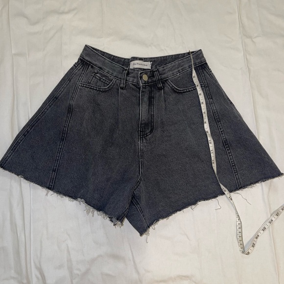 The Frankie Shop High Waist Gray Shorts - Picture 3 of 8